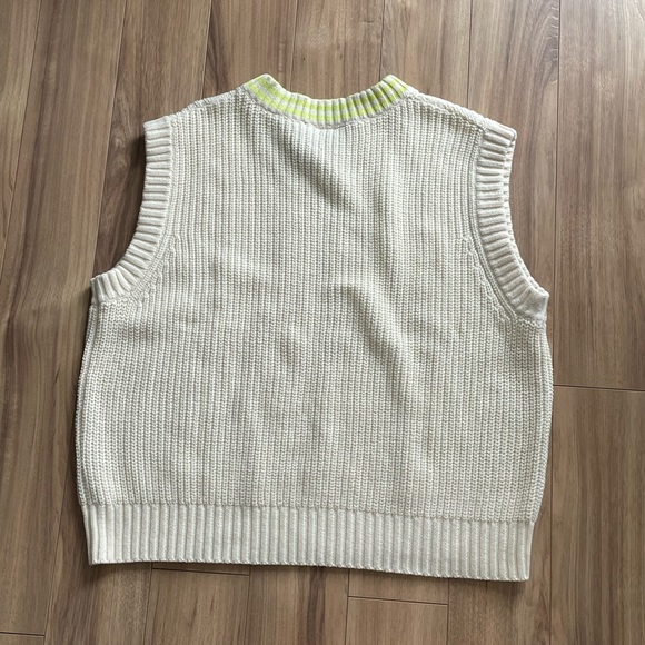 Vintage sweater vest - Picture 2 of 2